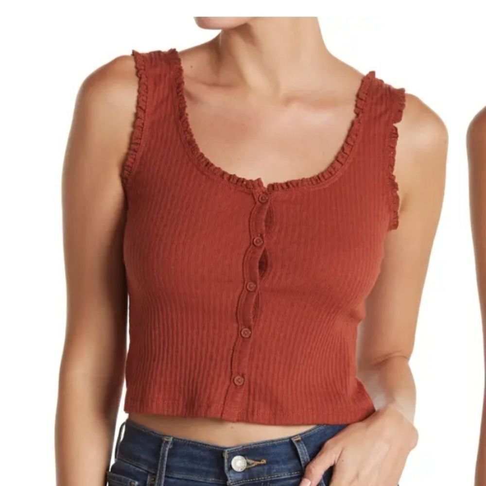 Mauby Ribbed knit cropped button front tank in true rust